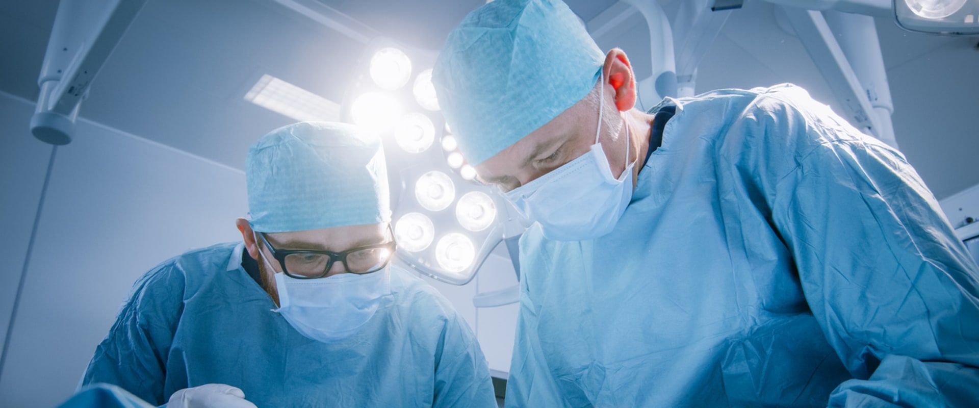 Is orthopedic and orthopedic surgeon the same?